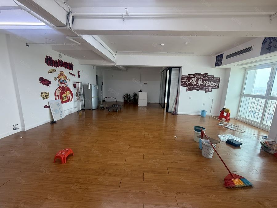青秀区写字楼 丽原天际150平高层靓开间适合美容美发拼豆教培直播随时可看房 实景图