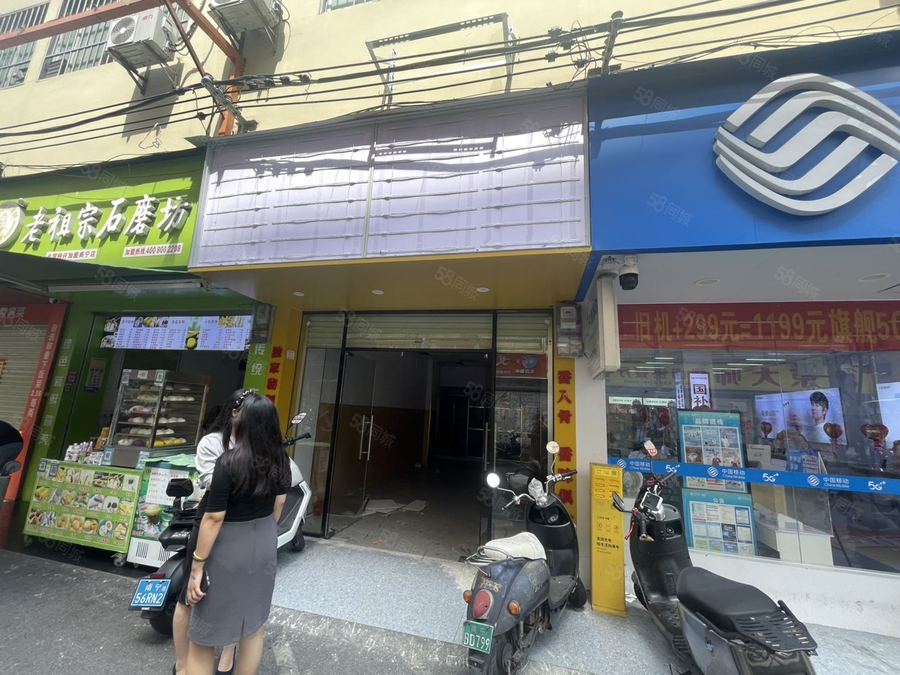 西乡塘区商铺 广西大学 农院路 秀隆商业街 62平临街现成商铺火热招租 实景图
