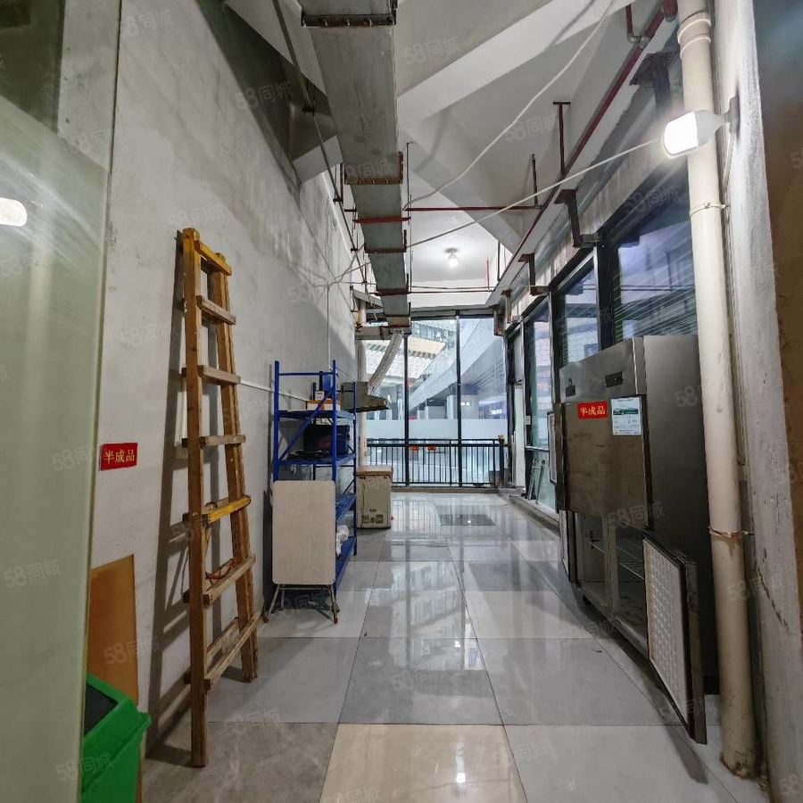 青秀区商铺 五象总部基地板块！五象世茂中心二楼商铺出租 带设备出租无转让 实景图
