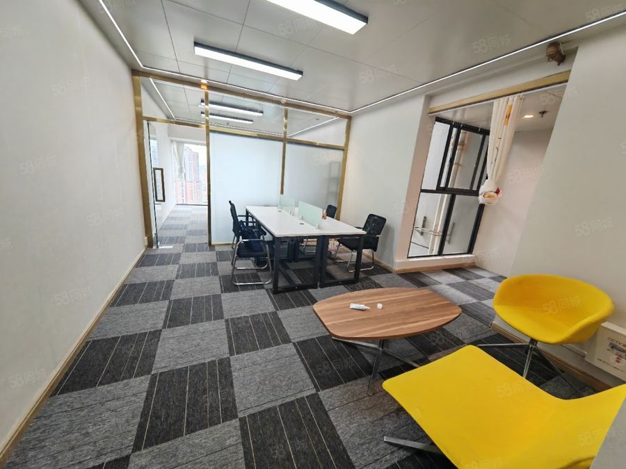 青秀区东盟商务写字楼 龙光世纪,精装修带全套办公用具1加1格局,高层视野开阔 实景图