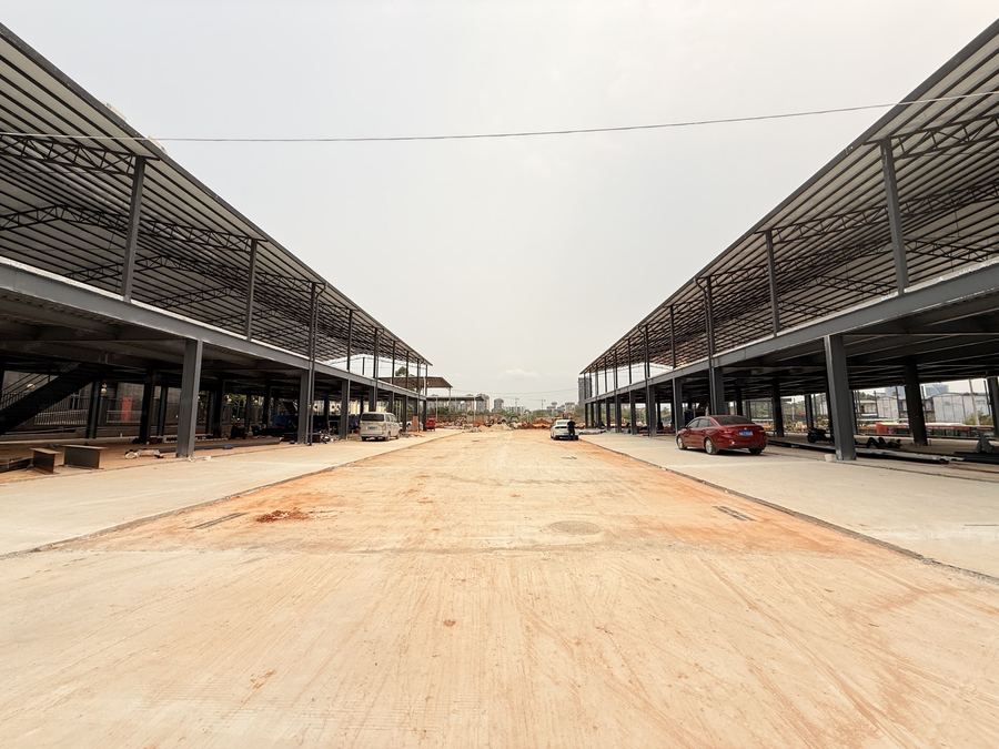 青秀区商铺 龙岗50亩商业广场 餐饮休闲娱乐 建材汽车 不限业态免租期长 实景图