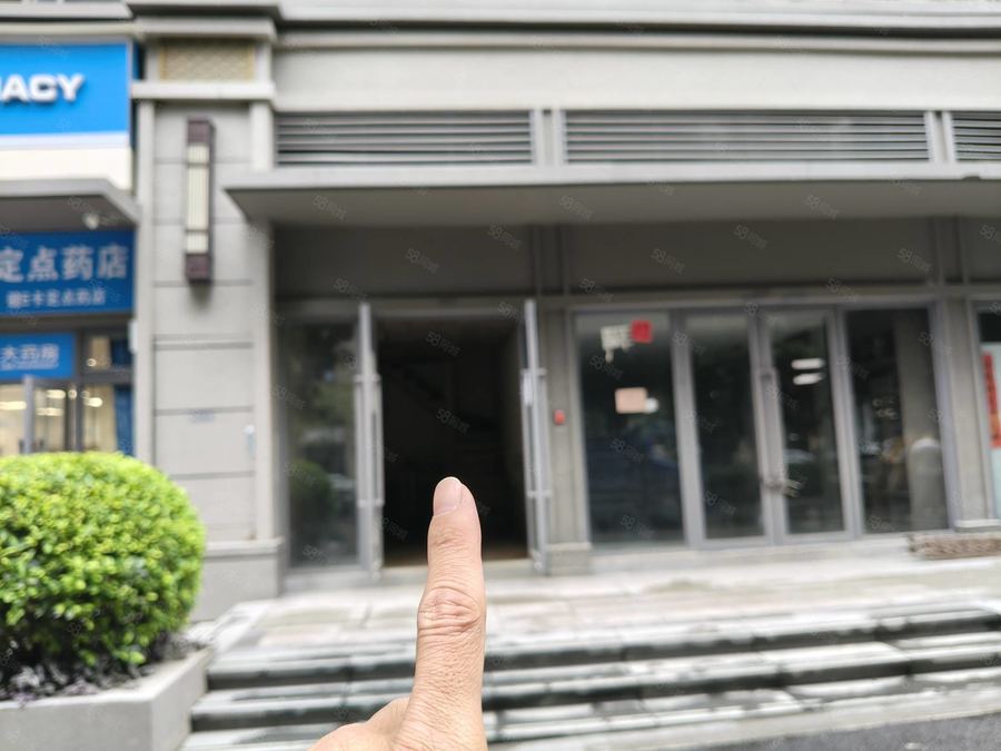 青秀区长湖路商铺 东葛路靓铺出租,实用面积53平,月3200元,豪宅底商临街铺 实景图