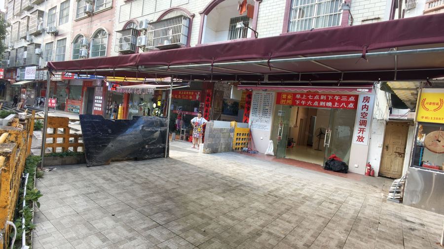 兴宁区商铺 餐饮早餐火锅烧烤店，房东直租，有外摆 实景图