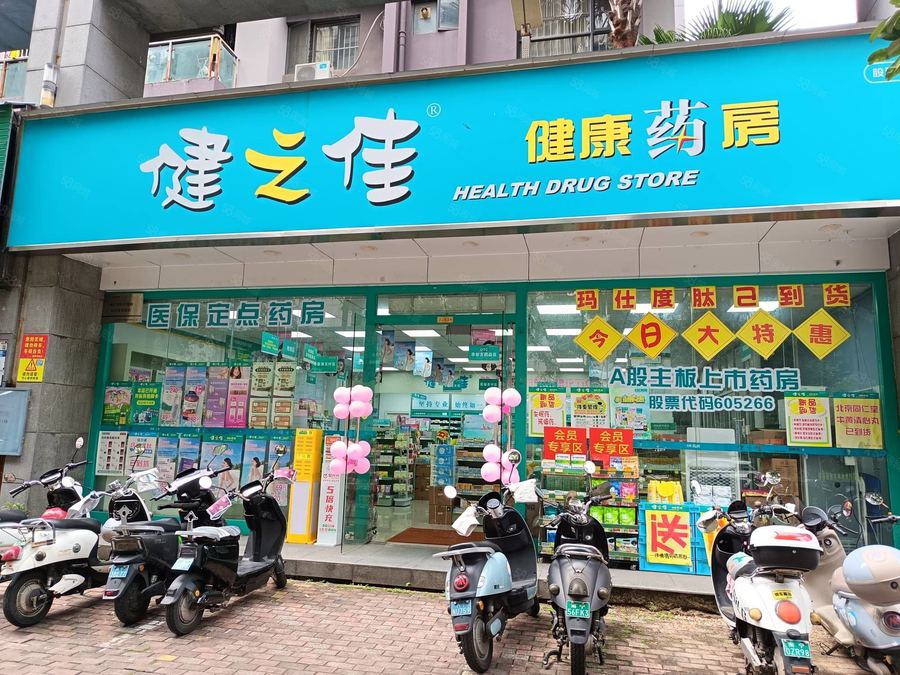 青秀区商铺 老城区双小区大门出入口转角双门头展示面 实景图