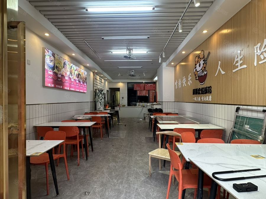 江南区商铺 江南区白沙大道川泸国际一楼商铺招租汽车租赁美容维修等业态 实景图