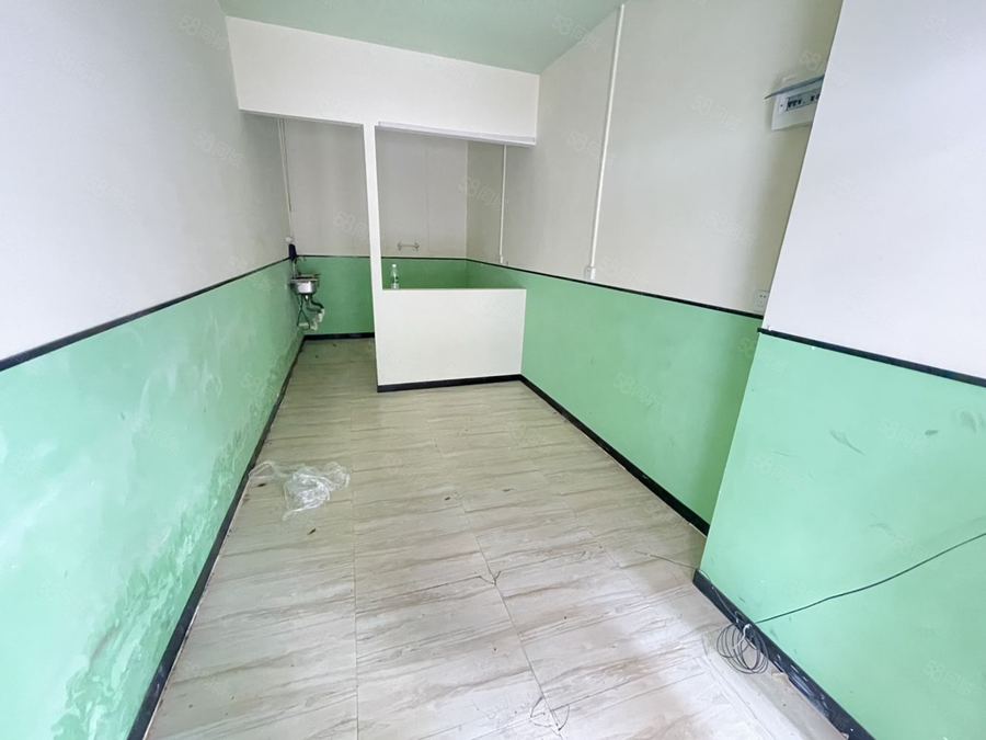青秀区商铺 北湖路商业街 20平小吃店招租 周边年轻客群多 适合各类业态 实景图