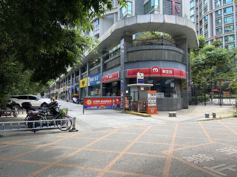 青秀区商铺 青秀区临街钱隆天下南区20-120铺面直租带阁楼，无中介费 实景图