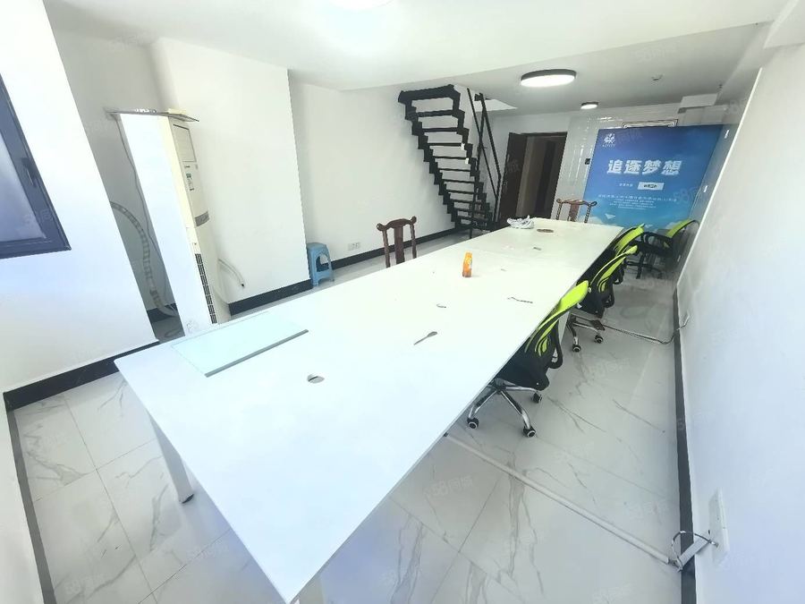 江南区10+1商业大道写字楼 江南万达办公室家具齐全拎包入住办公 实景图
