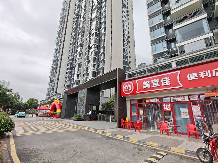 江南区五一路商铺 可外摆 停车方便 江南老城区商圈 临街商铺出租 价格可议 实景图