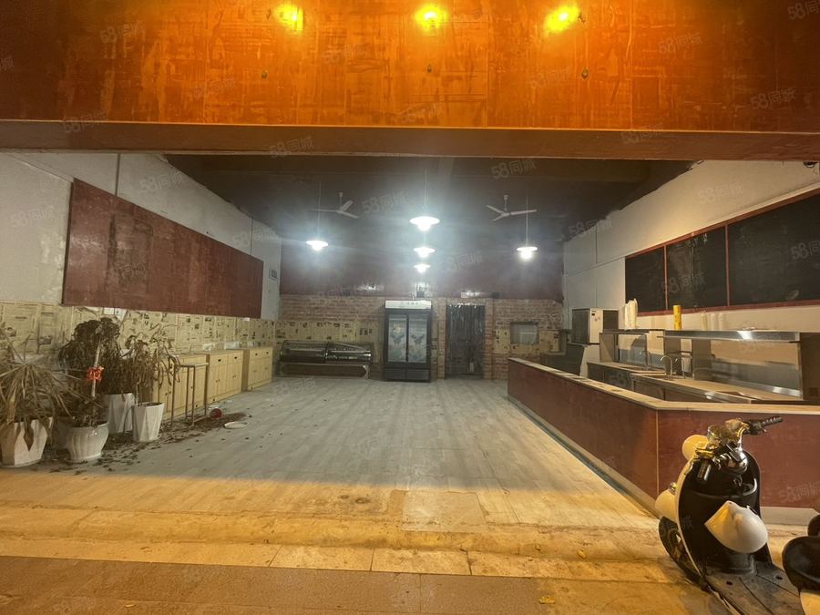 青秀区商铺 餐饮铺面物业直租,手续齐全,无忧,可经营,可后厨,可加工 实景图