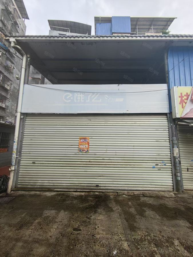 西乡塘区明秀路商铺 明秀路滨都美食广场70平方仓库出租 实景图