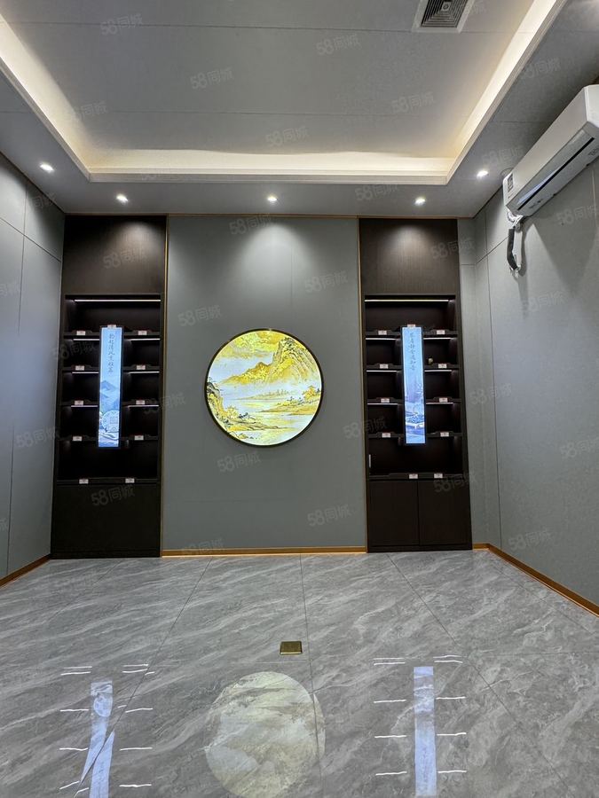 青秀区商铺 南湖边！适合茶酒庄 美容会所等 临街 有停车场 实景图
