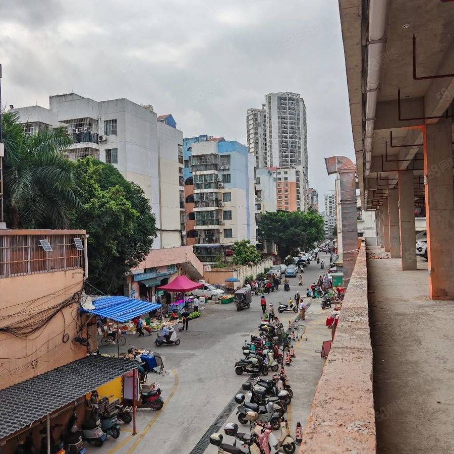 青秀区秀安商铺 无需转让费!成熟菜市旁临街三楼场地,适合游泳馆少儿体能馆等 实景图
