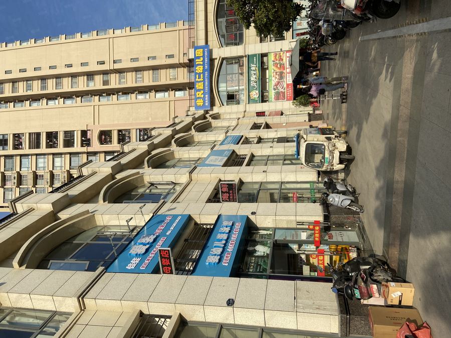 青秀区区政府商铺 长堽路成熟社区钱隆御景旺铺18元每平火热招租中 实景图