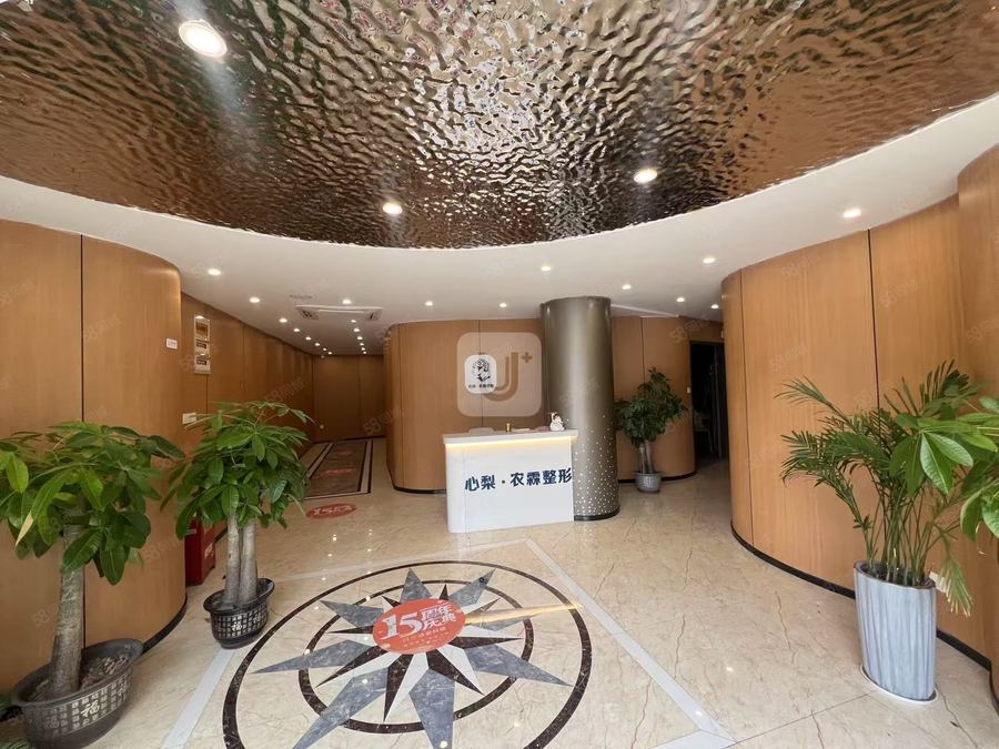 青秀区商铺 万象航洋商圈 一拖二旺铺 有停车场 人流量大 交通便利 实景图