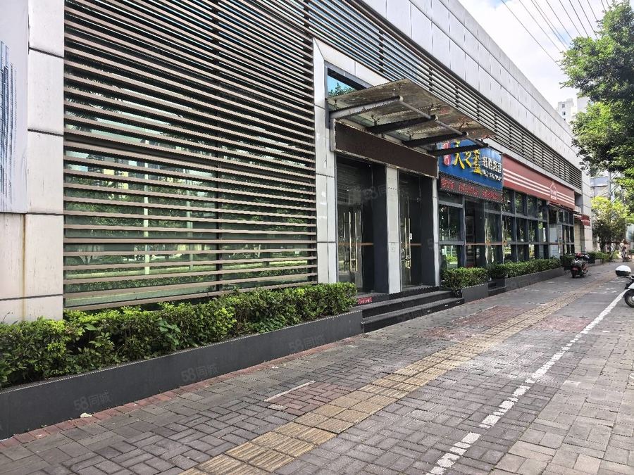 青秀区商铺 科园大道临街商铺开发商直租，优惠大放送。 实景图