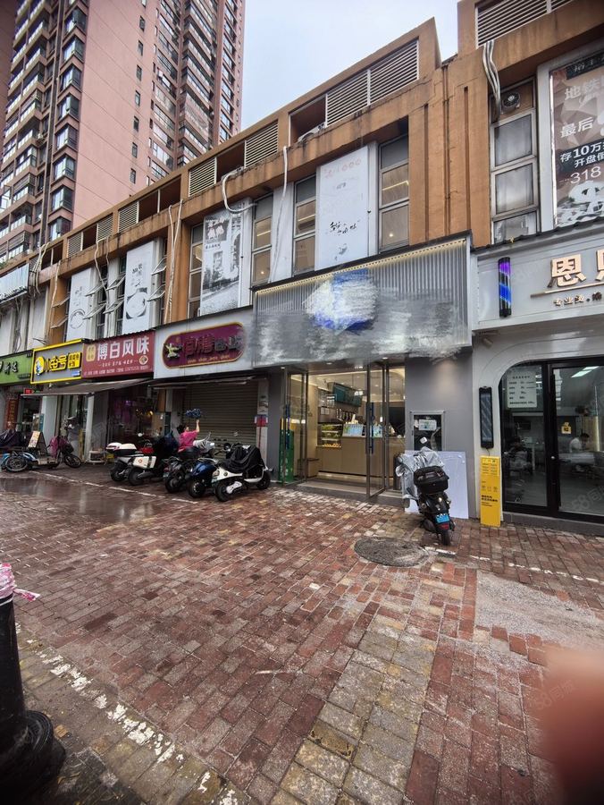 西乡塘区鲁班路商铺 非中介转让东凯国际裕丰荔园路临街品牌奶茶 实景图