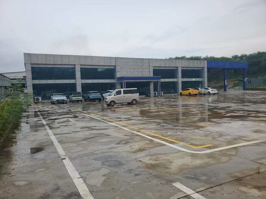 青秀区区政府商铺 业主直租 无转让费 可做商铺可做办公室出租 无中介费 实景图