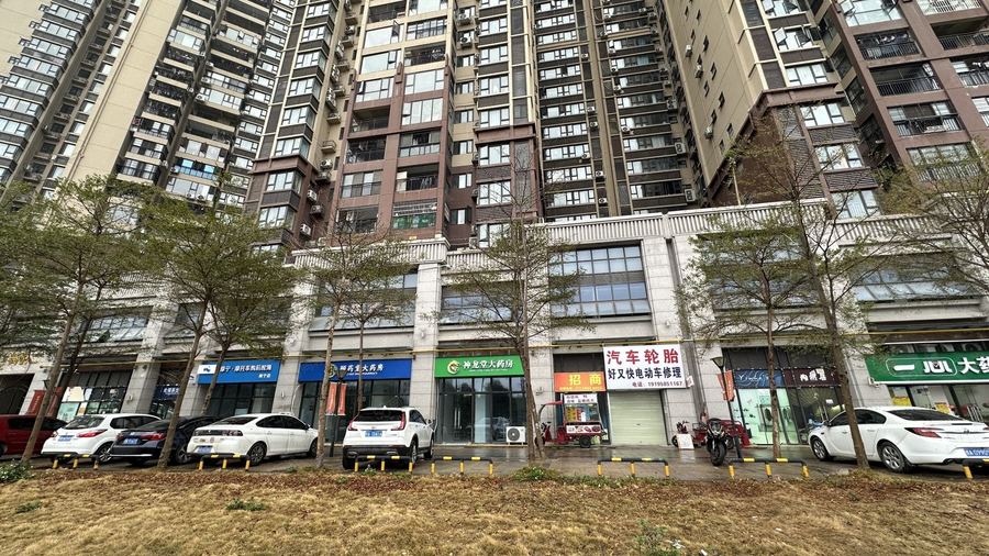 青秀区商铺 真实临街2楼铺面出租,免租9个月,装饰办公培训电商展厅等 实景图