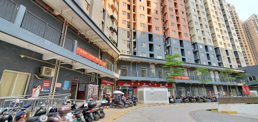 青秀区商铺 万人社区 人流量大 商铺出租 无转让费 随时看房 价格可议 实景图