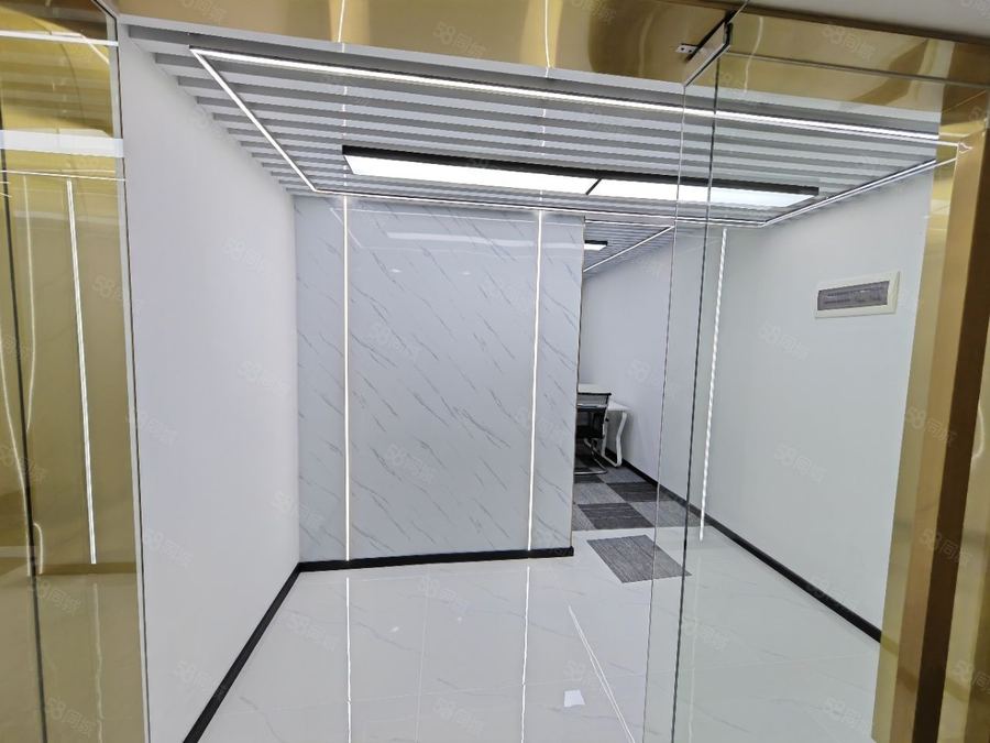 青秀区东盟商务写字楼 龙光世纪。全新精装修带办公用具1加1格局,看青秀山 实景图