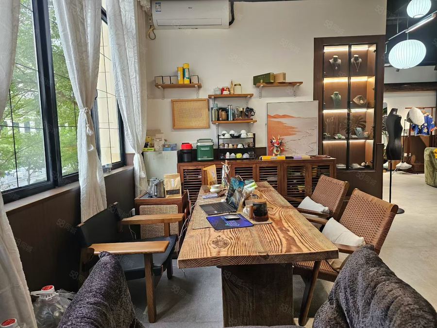 青秀区东盟商务商铺 新中式服装店!商务区 9米双门头 一拖二楼 精装 环境优美 实景图