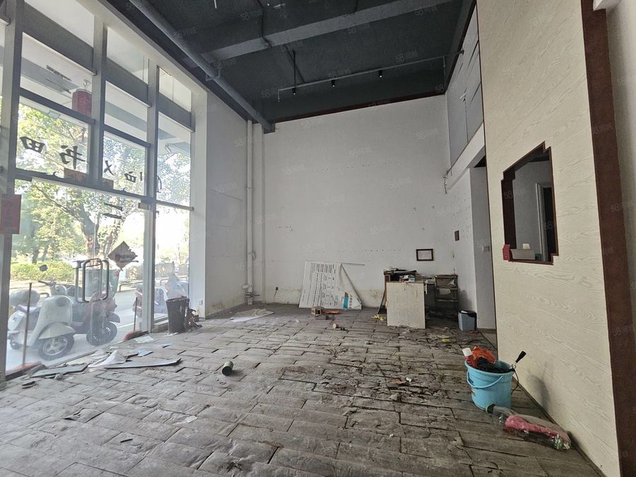青秀区东盟商务商铺 东盟双门头10来米 7米挑高 适合仓库 线上外卖 实景图
