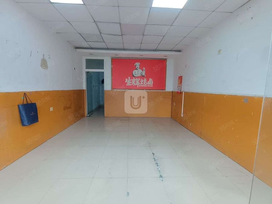良庆区商铺 沿街铺-月租2700元位置好 户型方正业态不限制 有排烟 实景图