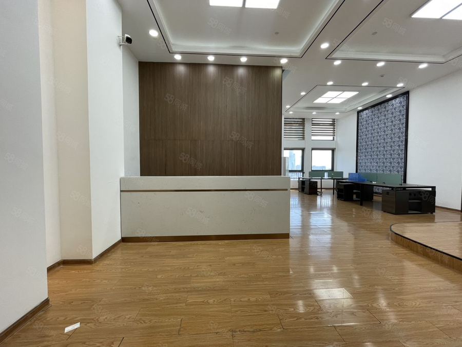 青秀区写字楼 可通上下水丨物业费3块丨五米层高不压抑高楼层 办公室出租 实景图