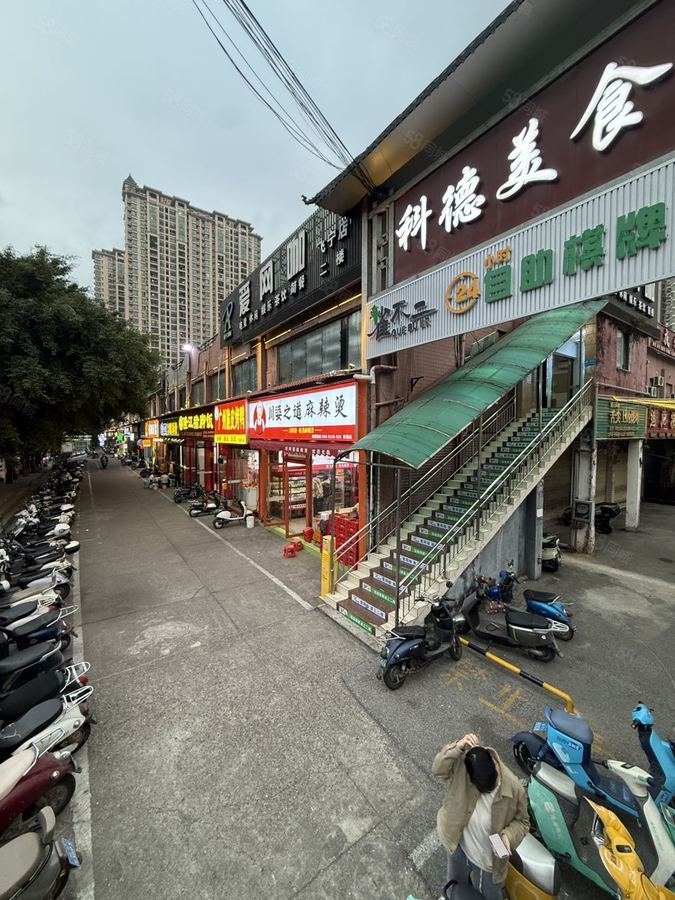 西乡塘区科园大道商铺 科德菜市场 临街铺面一楼800平方大平层出租 可餐饮百货 实景图