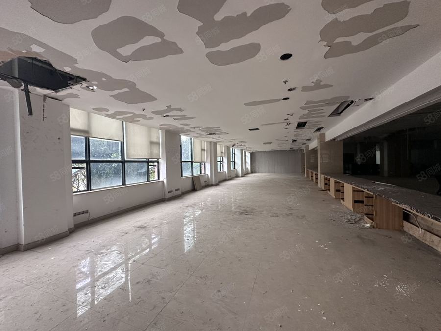 青秀区东葛路商铺 青秀区古城民族东葛路商圈临街三楼1400平旺铺低价急租 实景图