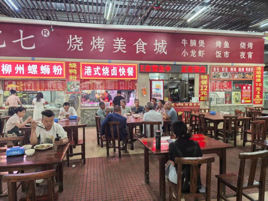 青秀区石埠商铺 石埠街市市场内美食街铺面（就餐区公用） 实景图