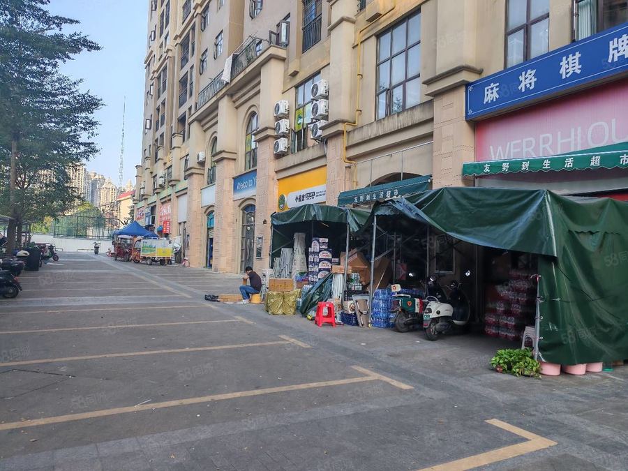 青秀区商铺 长堽路富丰一号商铺底商出租,投入低,适合初创经营新手老板 实景图