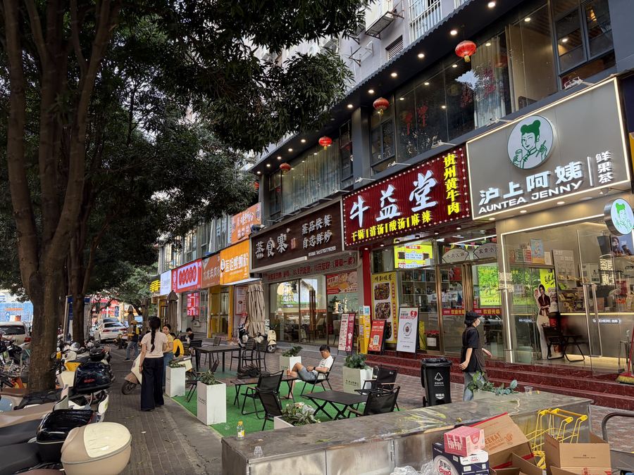 青秀区长湖路商铺 青秀祥宾路大门头转让，成熟写字办公居民，消费力高，餐饮成行 实景图