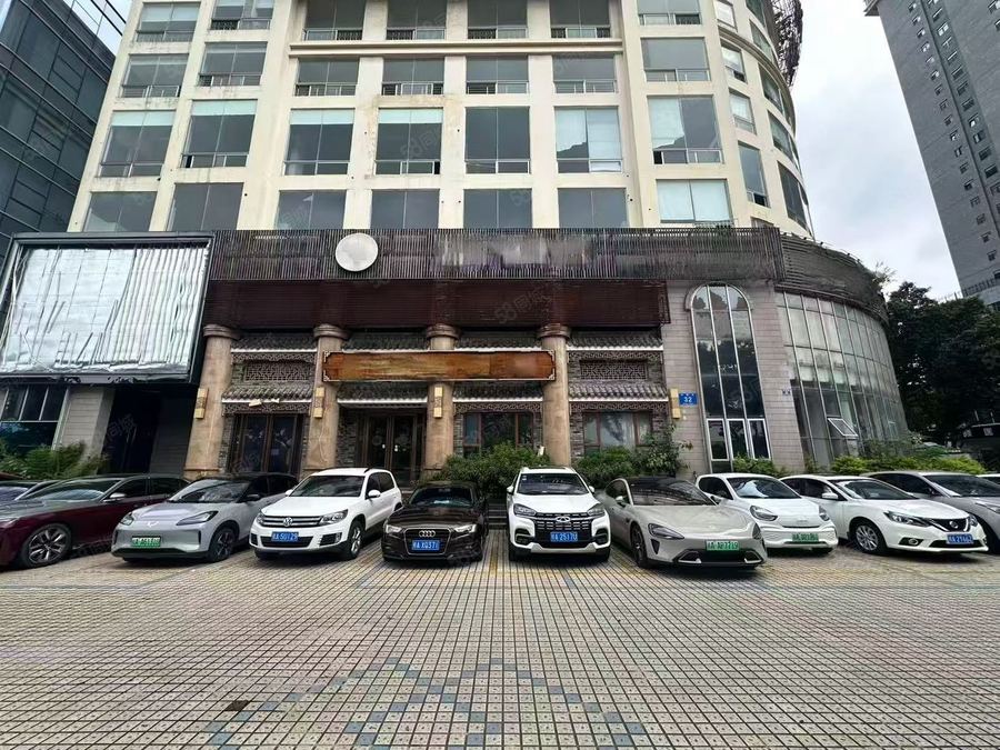 青秀区南湖广场商铺 青秀区南湖畔双拥路临街少有一拖二楼1300平旺铺急租 实景图