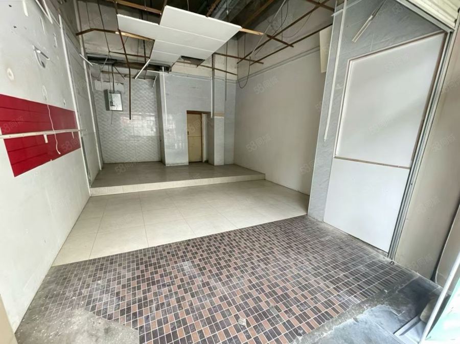 青秀区商铺 市中心朝阳广场商圈 火车站地铁口旁40平临街旺铺不限业态 实景图