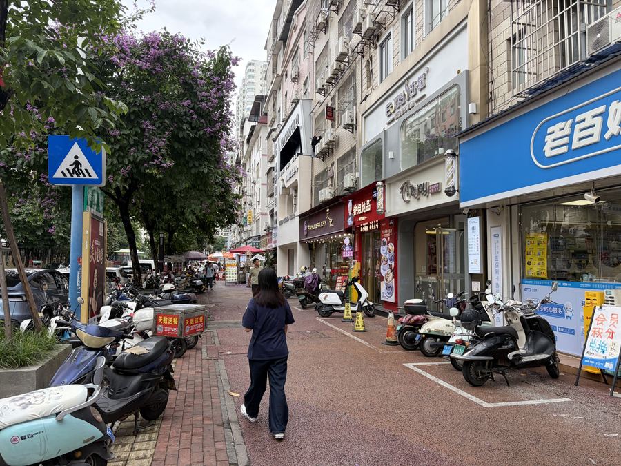 青秀区津头商铺 琅西一带餐饮好铺转让,成熟黄金商圈,周边住宅上班族学生覆盖 实景图