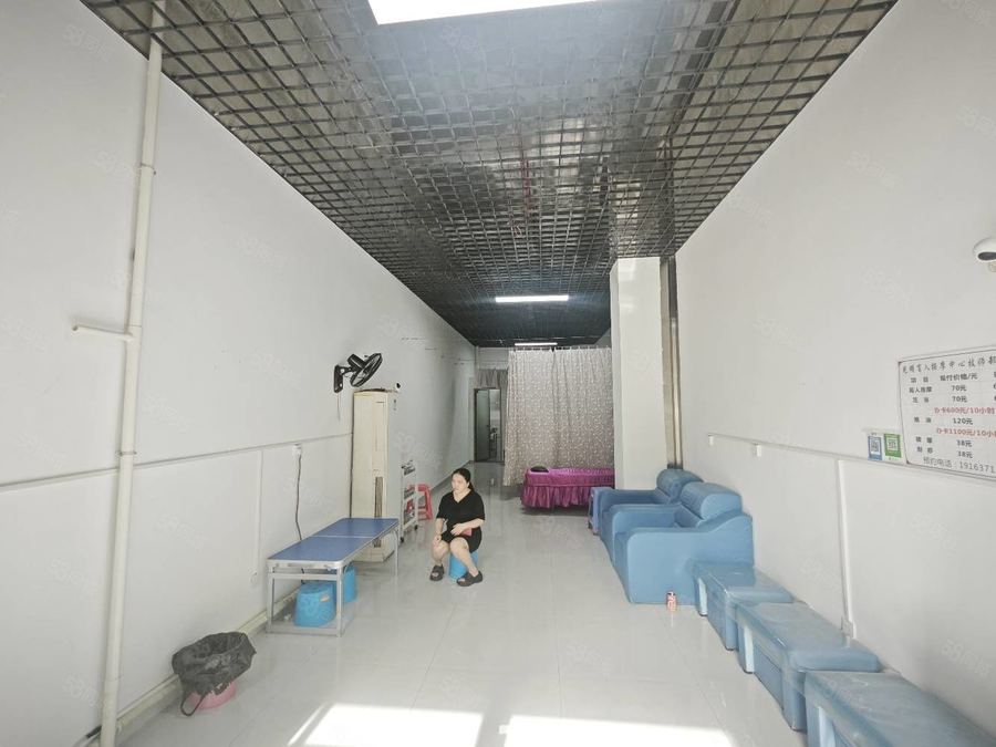 青秀区商铺 新阳路 天健城 一楼临街商铺 新装修 户型方正 看房方便 实景图