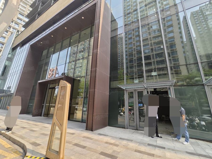 青秀区长湖路商铺 无转让费10米层高 181平方出入口铺面 诚意出租 实景图