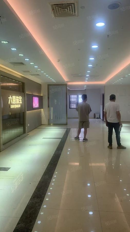 兴宁区朝阳商铺 大开间 可24小时营业 独立电梯 不限业态 临街大门店商铺 实景图