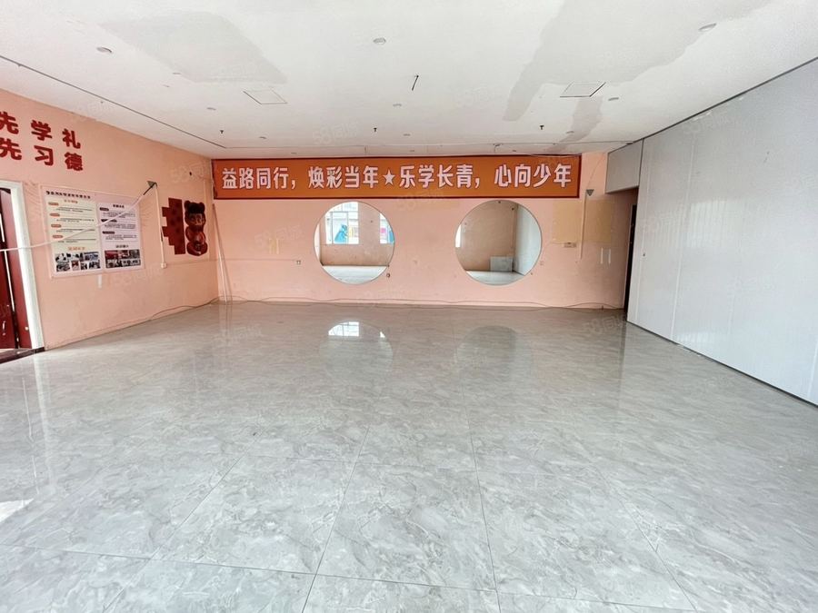 青秀区东葛路商铺 青秀东葛建政园湖187平 教培场地出租 周边学校多 业态不限 实景图