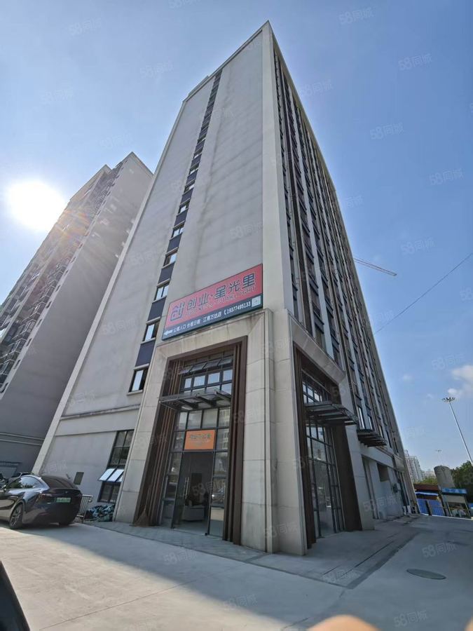 青秀区10+1商业大道商铺 石柱岭地铁b口路边20米.可做超市，办烟证人流量大，免租期长 实景图