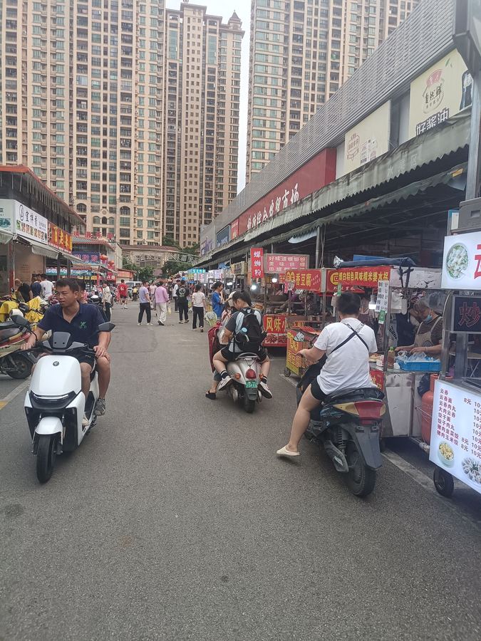西乡塘区商铺 网红农贸市场内 精装二层铺面直租 免装修 接手即可营业 实景图