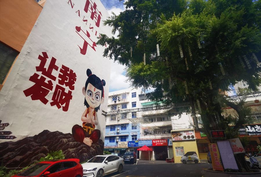 青秀区商铺 直租免中介 园湖路商业街商铺 临街人气旺配套齐全接手直接运营 实景图