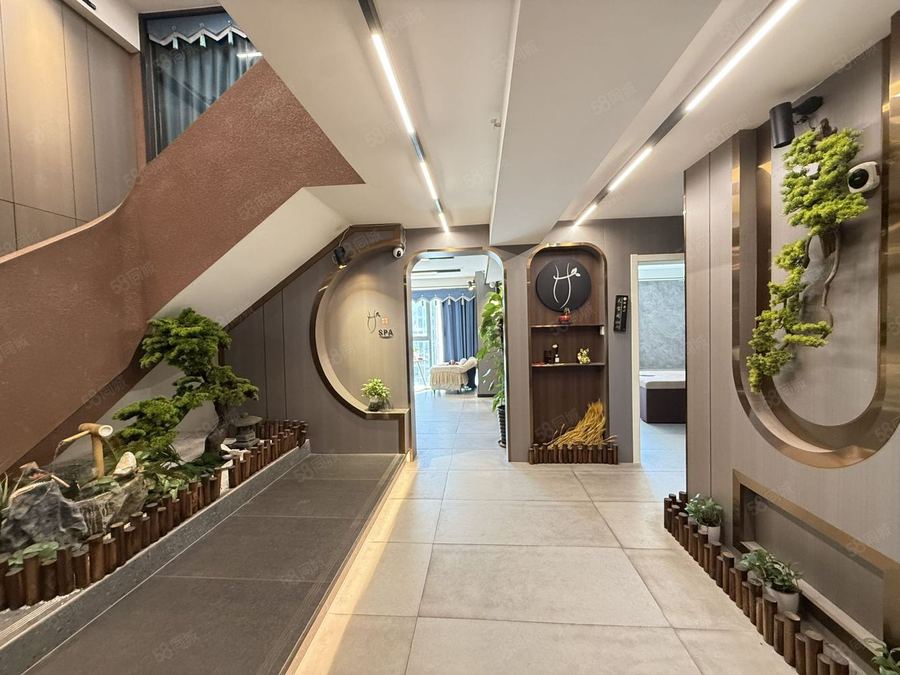 青秀区长湖路商铺 青秀区绿地中央广场养生馆带设备招租 实景图