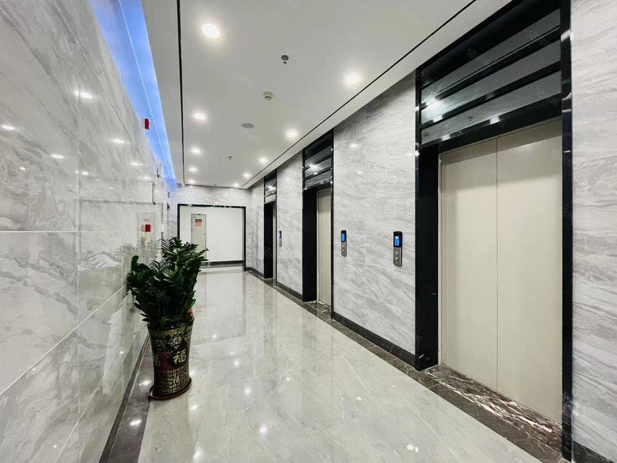 西乡塘区北湖写字楼 大唐天城旁，精装办公室出租 急租26一平，两个隔间 实景图