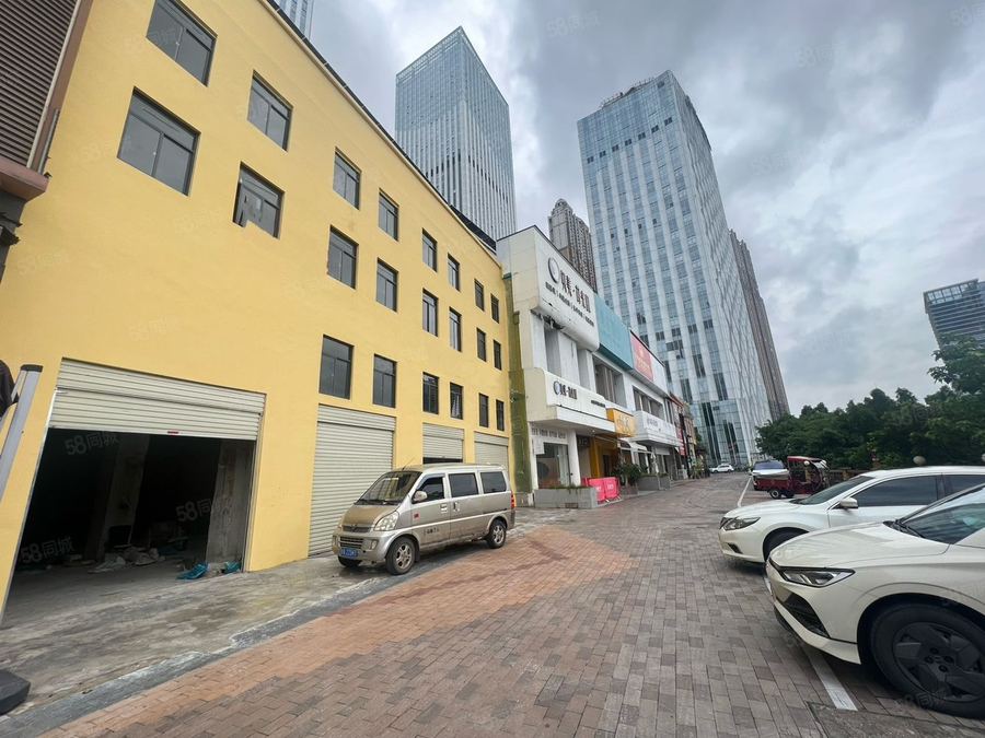 青秀区商铺 联排可单间可连着 一间4000 配套成熟 停车方便 实景图