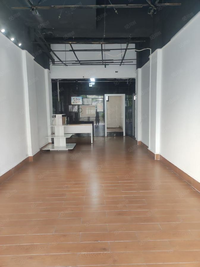 西乡塘区大学东路商铺 大学路地铁口，农院路夜市对面临街铺面，五里亭市场旁 实景图
