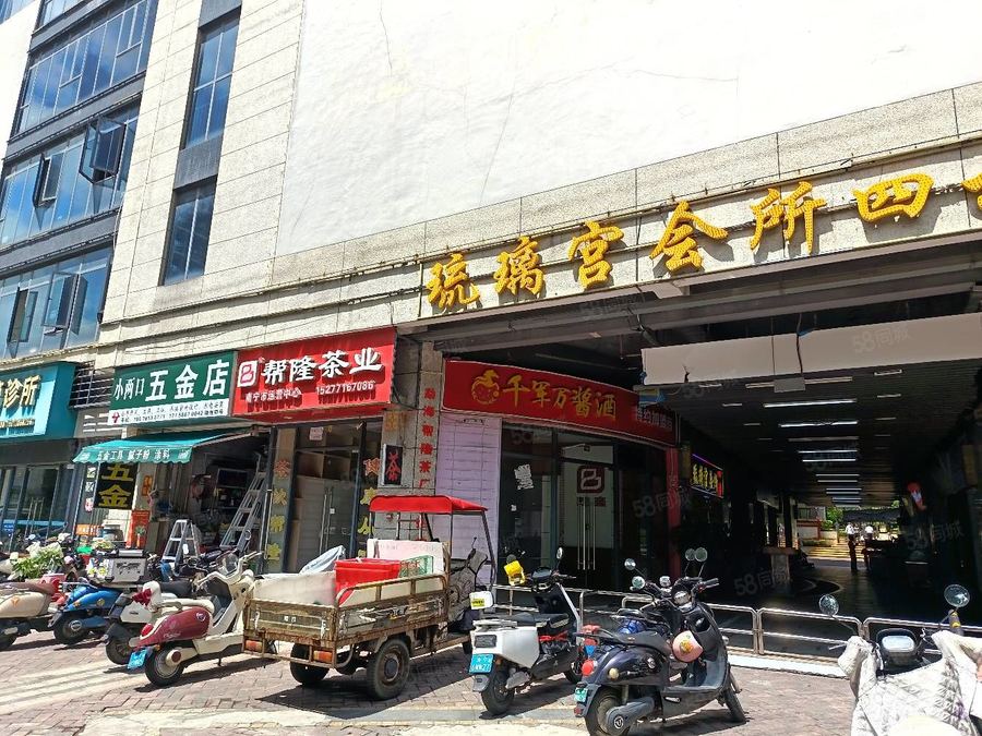 西乡塘区安吉商铺 安吉万达旁小区出入口会所旁临街 实景图