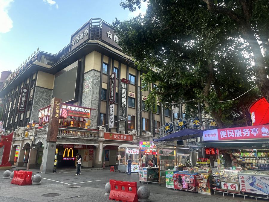 兴宁区商铺 朝阳三街两巷餐饮店带设备出租，可外摆 实景图